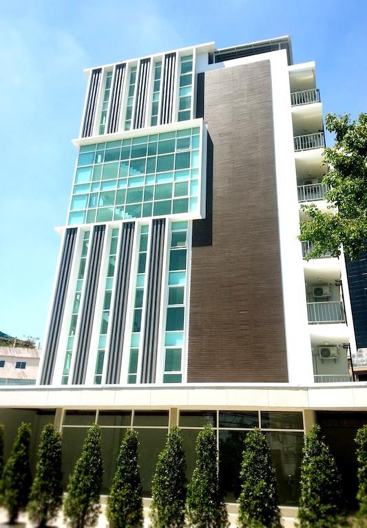 Wealth 30Th Hotell Bangkok Exteriör bild
