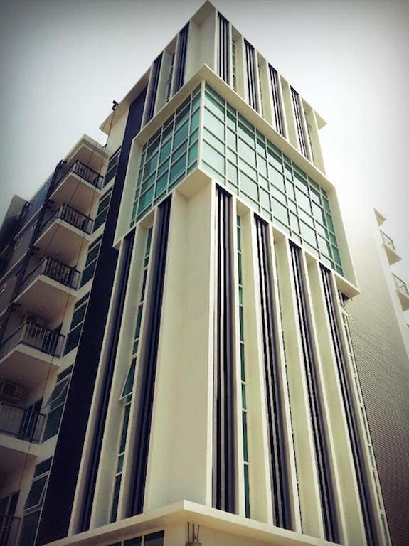Wealth 30Th Hotell Bangkok Exteriör bild