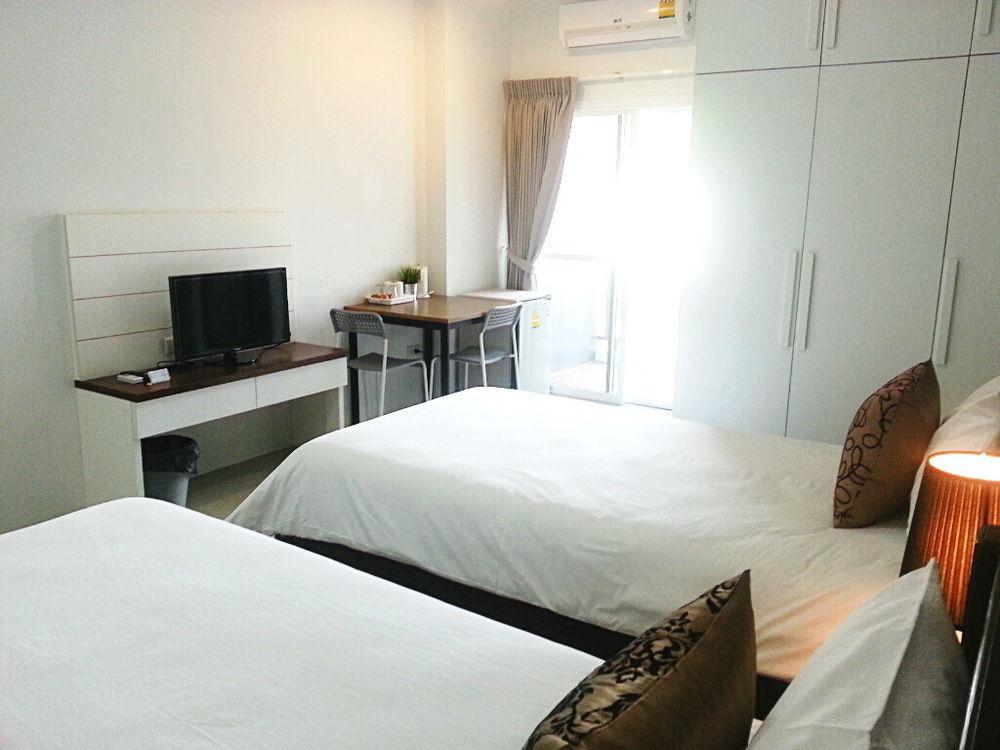 Wealth 30Th Hotell Bangkok Exteriör bild